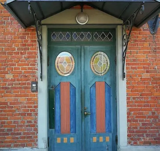 Historical, Spacious And Elegant With Terrace Korter